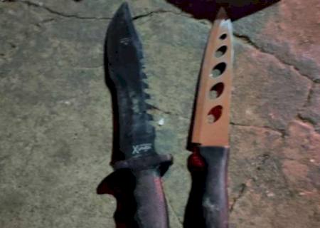 Dupla tenta esfaquear policiais e acaba ferida a tiros em Três Lagoas