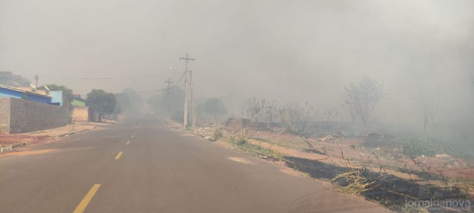 Vídeo: Fogo consome mata e terrenos baldios em Nova Andradina