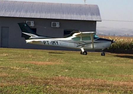 Policiais, em ação integrada, apreendem avião que saiu do Paraguai com cocaína em SP