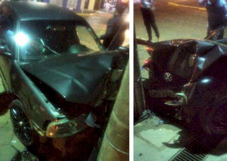 Vídeo: Carro colide em poste no centro de Nova Andradina