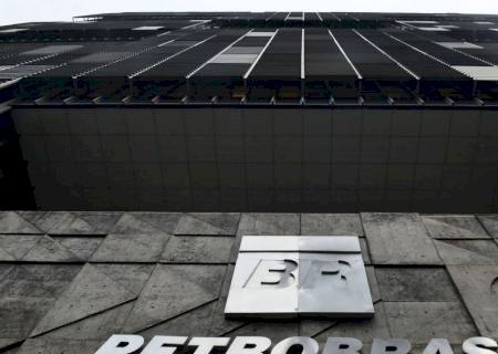 Petrobras aceita oferta de US$ 1,65 bi por refinaria na Bahia