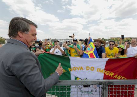 Vídeo: Bolsonaro: ''Ultimato a todos que estão na Praça dos Três Poderes''