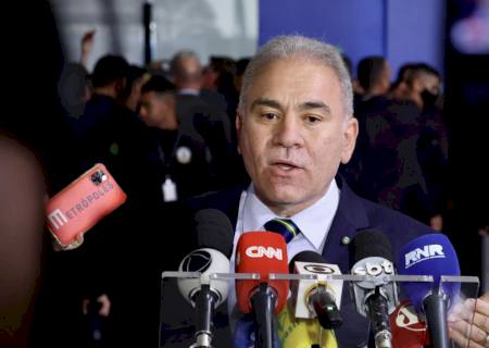 Ministro acompanha envio de vacinas contra covid-19 para estados