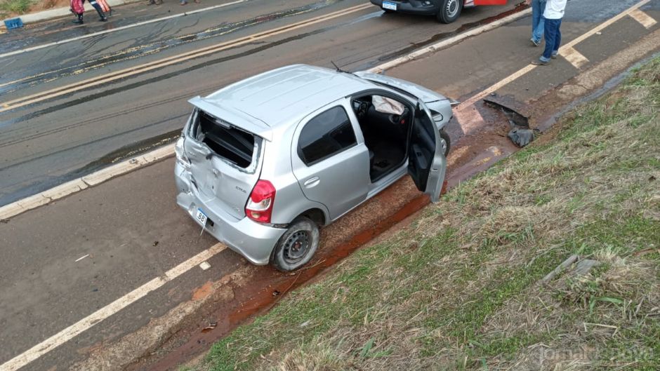 Grave acidente envolve carreta de Nova Andradina no Estado do Paraná