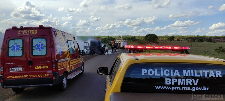 Vídeo: Em Nova Andradina, caminhão pega fogo e causa congestionamento na rodovia MS-134