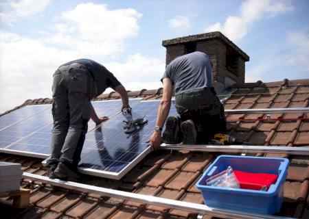 Senado aprova incentivo à energia solar por meio de financiamento imobiliário