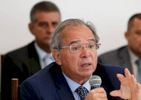 Com inflação batendo recordes, ministro Paulo Guedes culpa alimentos e energia
