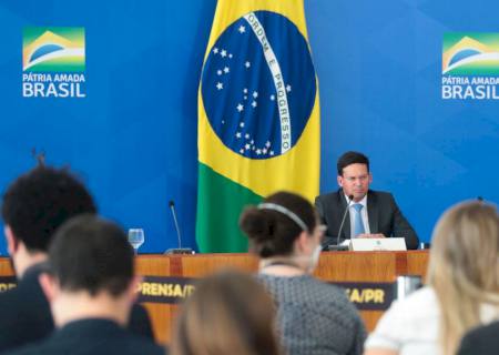Auxílio Brasil terá reajuste de 20% em relação ao Bolsa Família