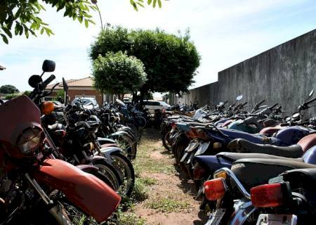 Detran notifica donos de veículos apreendidos para regularização de documentos em MS