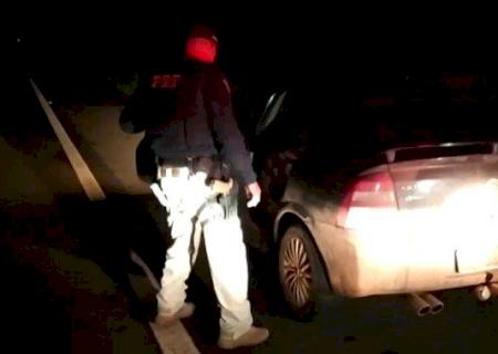 Traficante abandona carro com mais de meia tonelada de maconha na BR-262