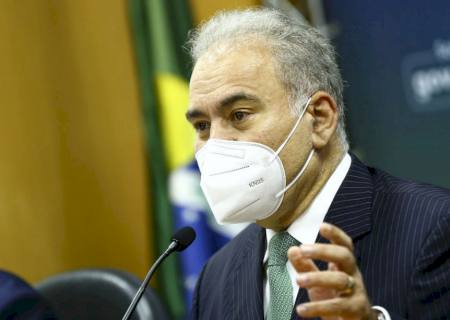 Vídeo: Governo reduz para 7 dias isolamento de pacientes com covid-19