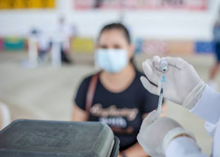 Após Ômicron, podemos ter meses de baixa circulação do vírus, diz infectologista