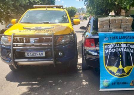 Vídeo: Em Brasilândia, PMR prende indivíduos com carga de 38 kg de pasta base de cocaína
