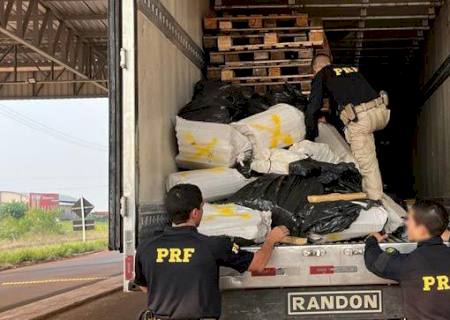 PRF apreende 1,5 tonelada de maconha durante abordagem a um caminhão em Ponta Porã