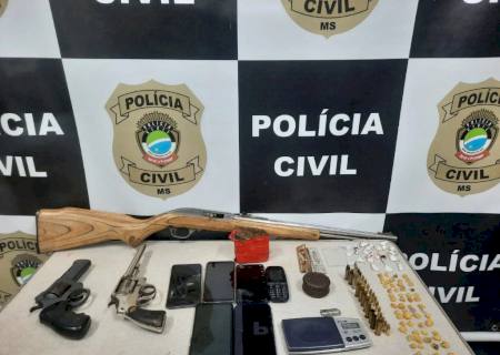 Durante investigação de roubo, SIG prende suspeitos, apreende drogas e armas em Naviraí
