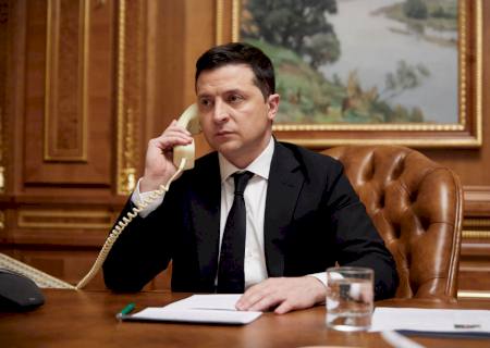Presidente da Ucrânia apela ao povo russo que combata a guerra