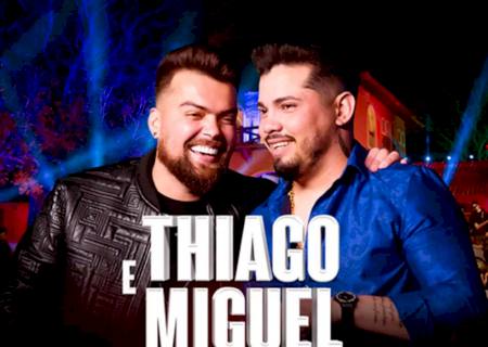 Após mais de 10 anos compondo sucessos para outros artistas, Thiago e Miguel lançam seu 1º álbum