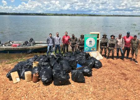 Voluntários limpam o rio Santana e retiram 700 kg de lixo em comemoração ao Dia da Água