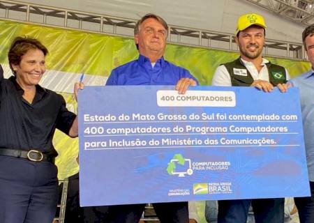 Presidente entrega títulos de propriedade rural em Ponta Porã