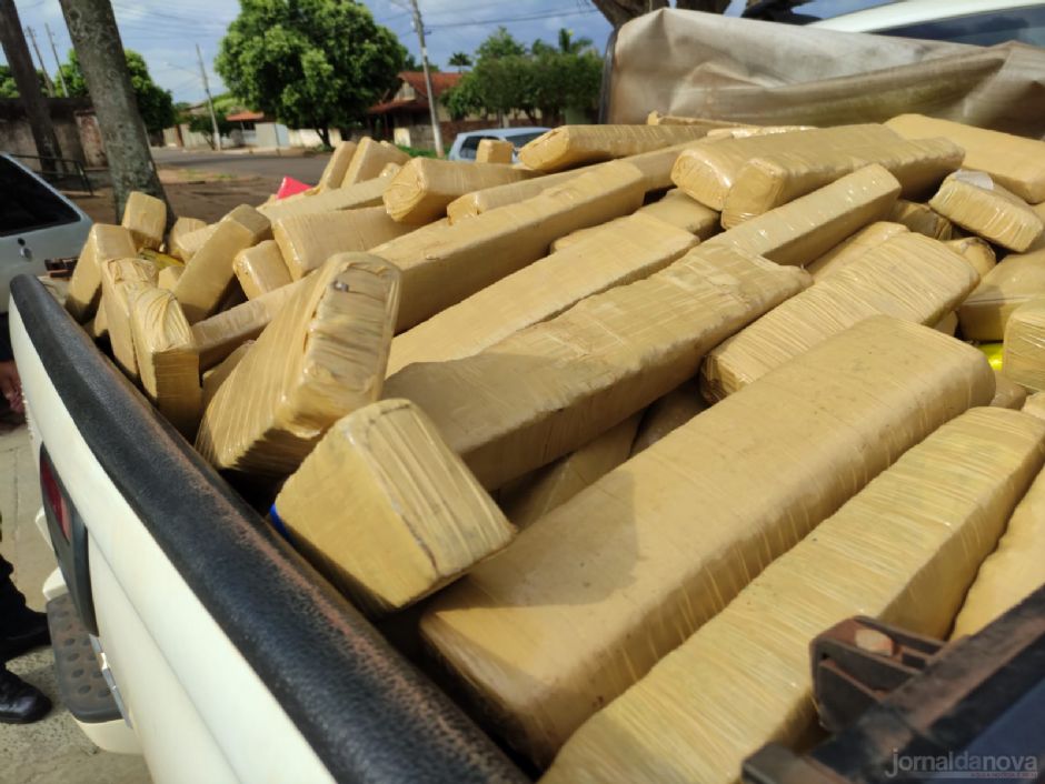 Vídeo: Mulher é presa com mais de 450 kg de maconha em Batayporã