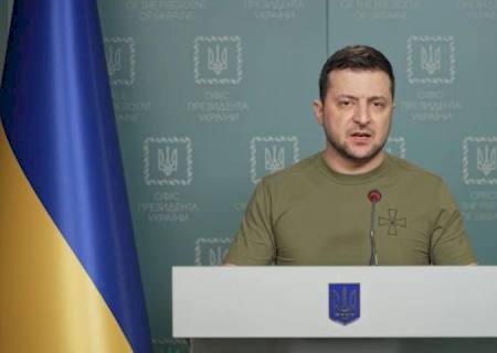 Zelenskiy alerta que Rússia pode usar armas químicas e pede sanções