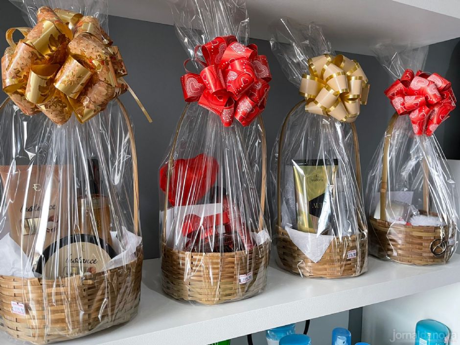 Carinho em forma de presente: Espaço Beleza Perfumaria, Cosméticos e Presentes tem opções para todos os bolsos
