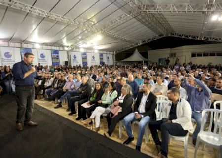 Ato em apoio a Riedel reúne 500 vereadores dos 79 municípios do Estado na Capital