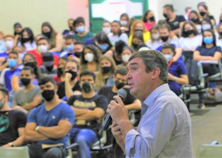 Riedel: ''Nada substitui a educação'' MS paga o maior salário para professor entre as redes estaduais de ensino