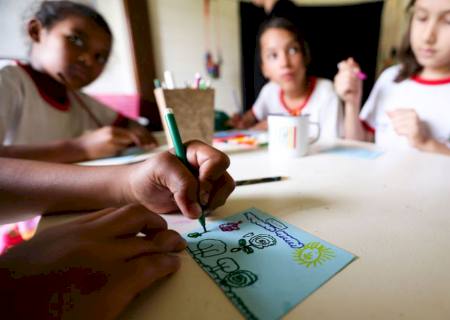 Câmara aprova MP que regulamenta ensino domiciliar