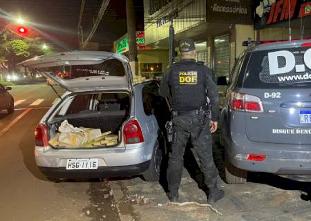 Duas pessoas são presas pelo DOF com droga enquanto remendavam pneu furado do veículo em Dourados