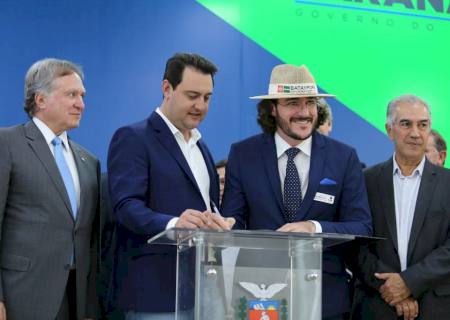 Em Curitiba, Germino participa de autorização de estudo de viabilidade para ponte entre Batayporã e Porto São José