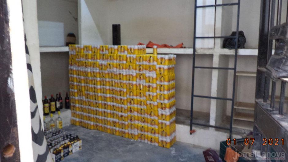 Operação do Dracco prende 5 policiais penais na fronteira, que transformaram presídio em ''boteco''