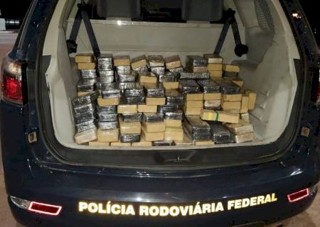 Motorista boliviano é preso com 188 kg de pasta base de cocaína em Miranda