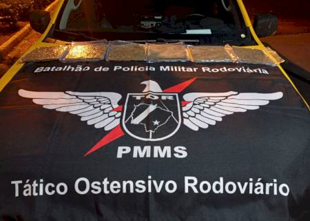 TOR prende passageira de ônibus com cinta recheada de skunk na MS-289