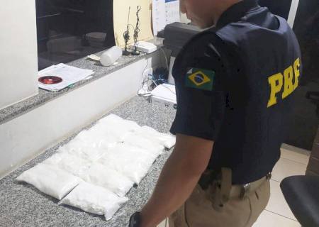 PRF flagra transporte de cocaína em três ônibus de viagem em Miranda
