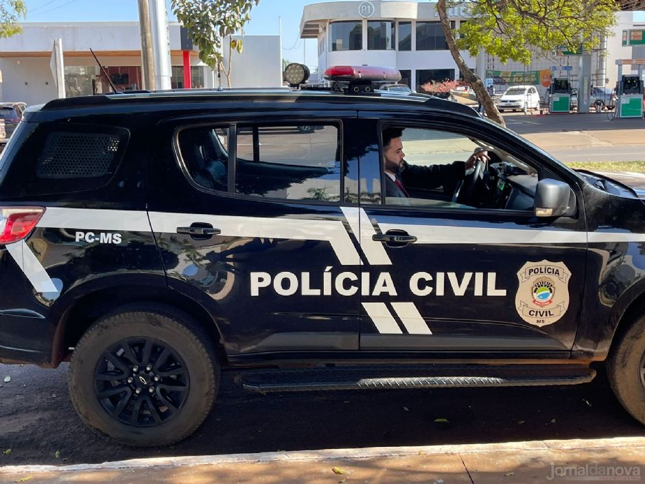Após 7h de buscas, MPE e SIG deixam prédio da Prefeitura com farta apreensão de documentos e HDs