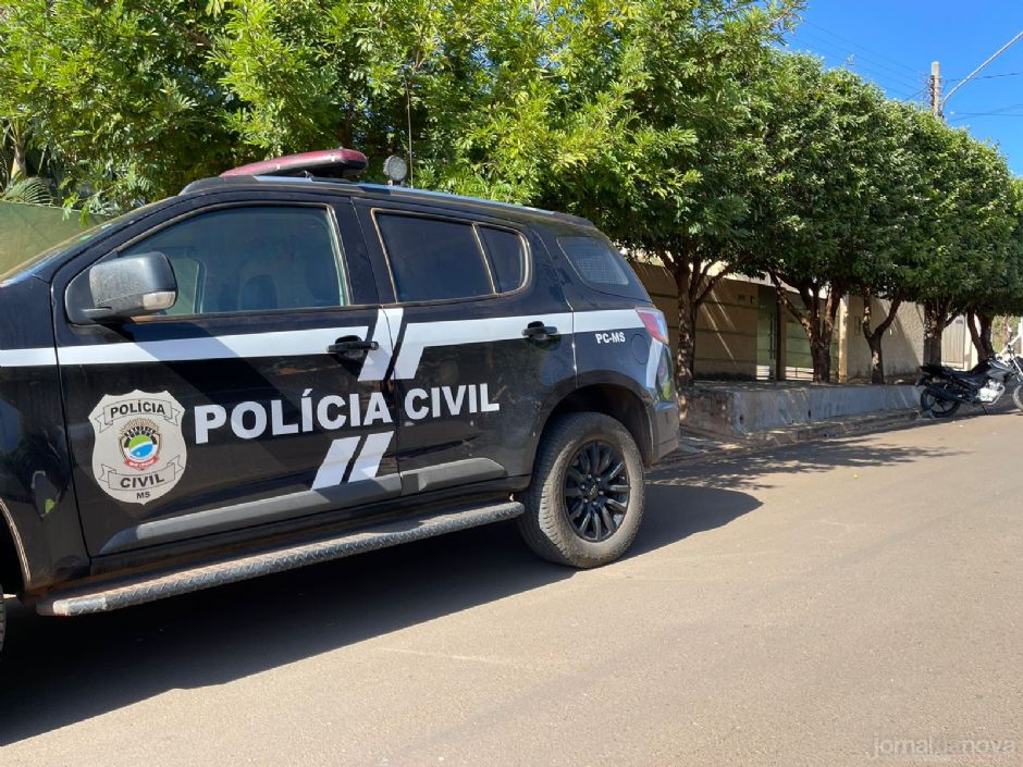 Após 7h de buscas, MPE e SIG deixam prédio da Prefeitura com farta apreensão de documentos e HDs
