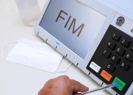 Mais de 3,8 mi de votos foram para candidatos com pendências judiciais