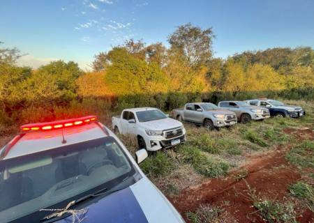 Três caminhonetes roubadas são recuperadas na fronteira após cerco policial
