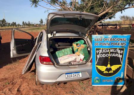 Traficante capota carro abarrotado com entorpecentes em Ponta Porã