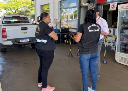 Procon faz operação contra possíveis abusos de preços em postos de combustíveis de Nova Andradina