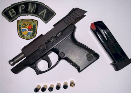 Polícia Ambiental prende pescador por porte ilegal de pistola com numeração raspada