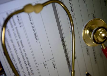 Câmara aprova PL que obriga planos de saúde a ampliar tratamentos