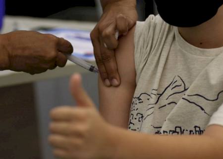 Vacinação é prioridade para o controle da pandemia, diz Fiocruz