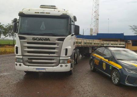 Caminhão roubado que seguia para a fronteira é interceptado pela PRF em Nova Alvorada do Sul