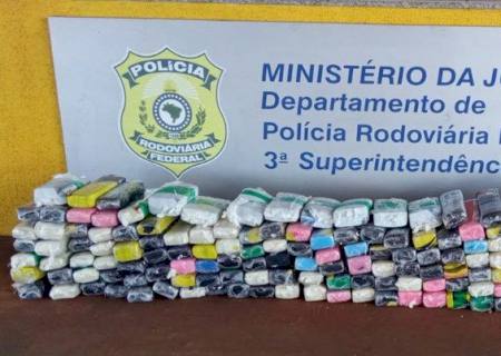 PRF apreende mais de 100 kg maconha em carga de móveis em Ponta Porã