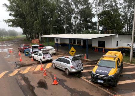 PMR apreende cinco veículos com cargas de contrabando e descaminho sendo um deles produto de furto