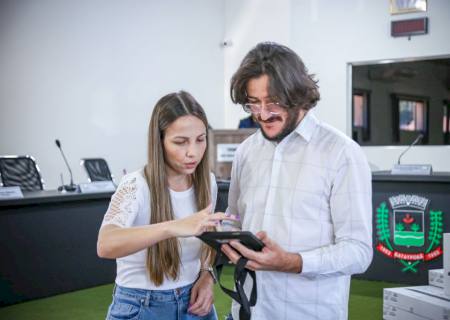 Saúde de Batayporã lança plataforma online, informatiza atenção básica com tablets e entrega uniformes
