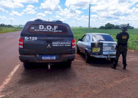 Carro roubado no Paraná é recuperado pelo DOF em Laguna Carapã