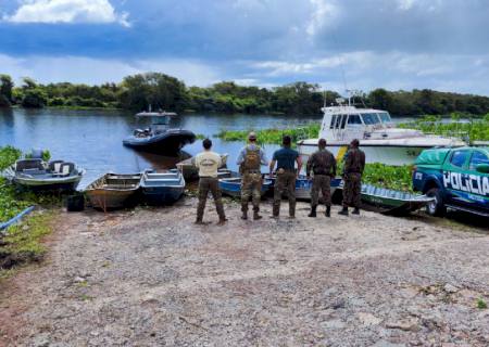 PMA e PF de Corumbá surpreendem pescadores em pesca ilegal em ponto de decoada no rio Paraguai